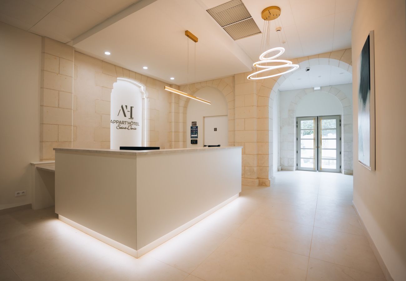 Reception room, reception with staff