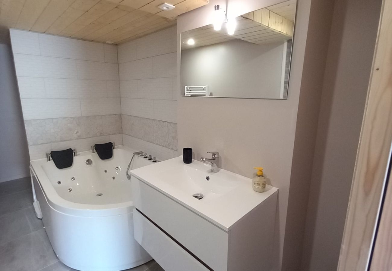 Apartment in La Bresse - Bulles de Neige, Le Régit appartement Balnéo