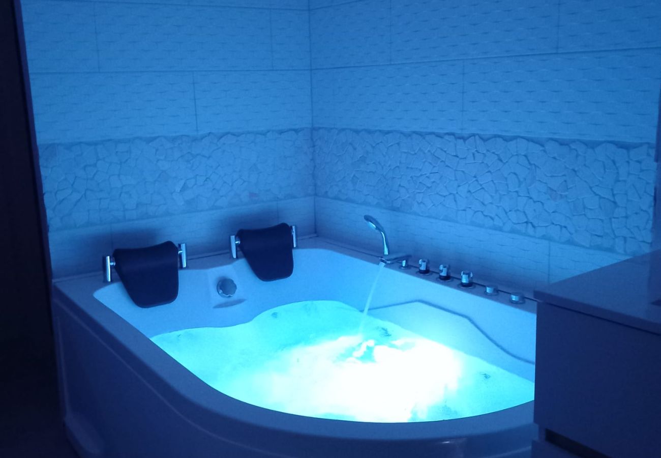 Apartment in La Bresse - Bulles de Neige, Le Régit appartement Balnéo